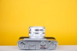 Yashica Minister III 35mm Rangefinder Film Camera 6 Yashica Minister III 35mm Rangefinder Film Camera -Photo Camera Gear Store DSCF9520