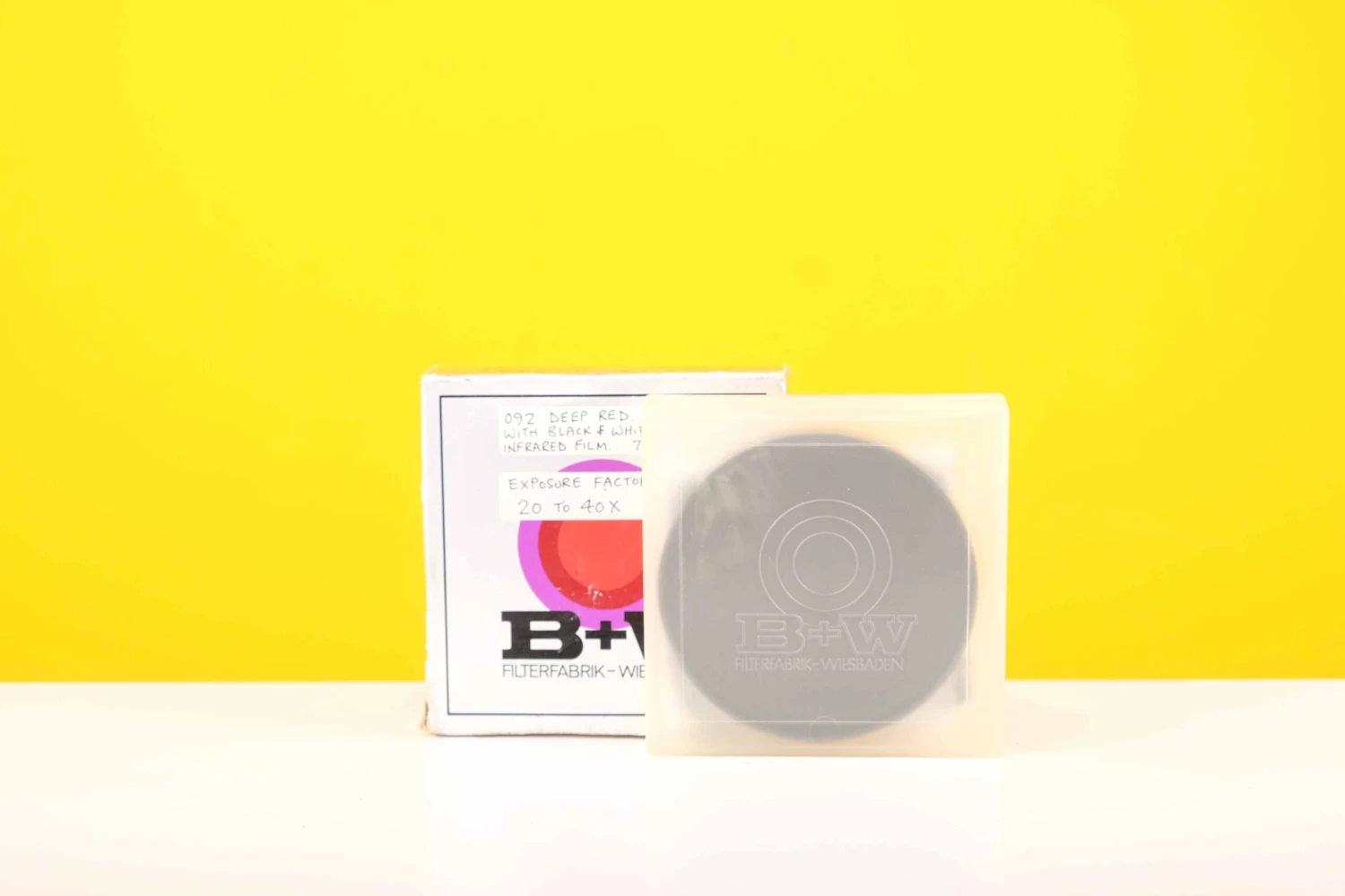 B+W Filter 77mm 092 Deep Red 2 B+W Filter 77mm 092 Deep Red - Image 2