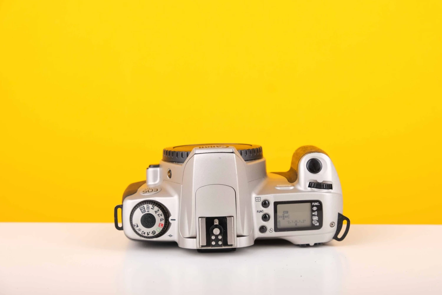 Canon EOS 300/ Kiss III 35mm SLR Film Camera Body Only 3 Canon EOS 300/ Kiss III 35mm SLR Film Camera Body Only - Image 3