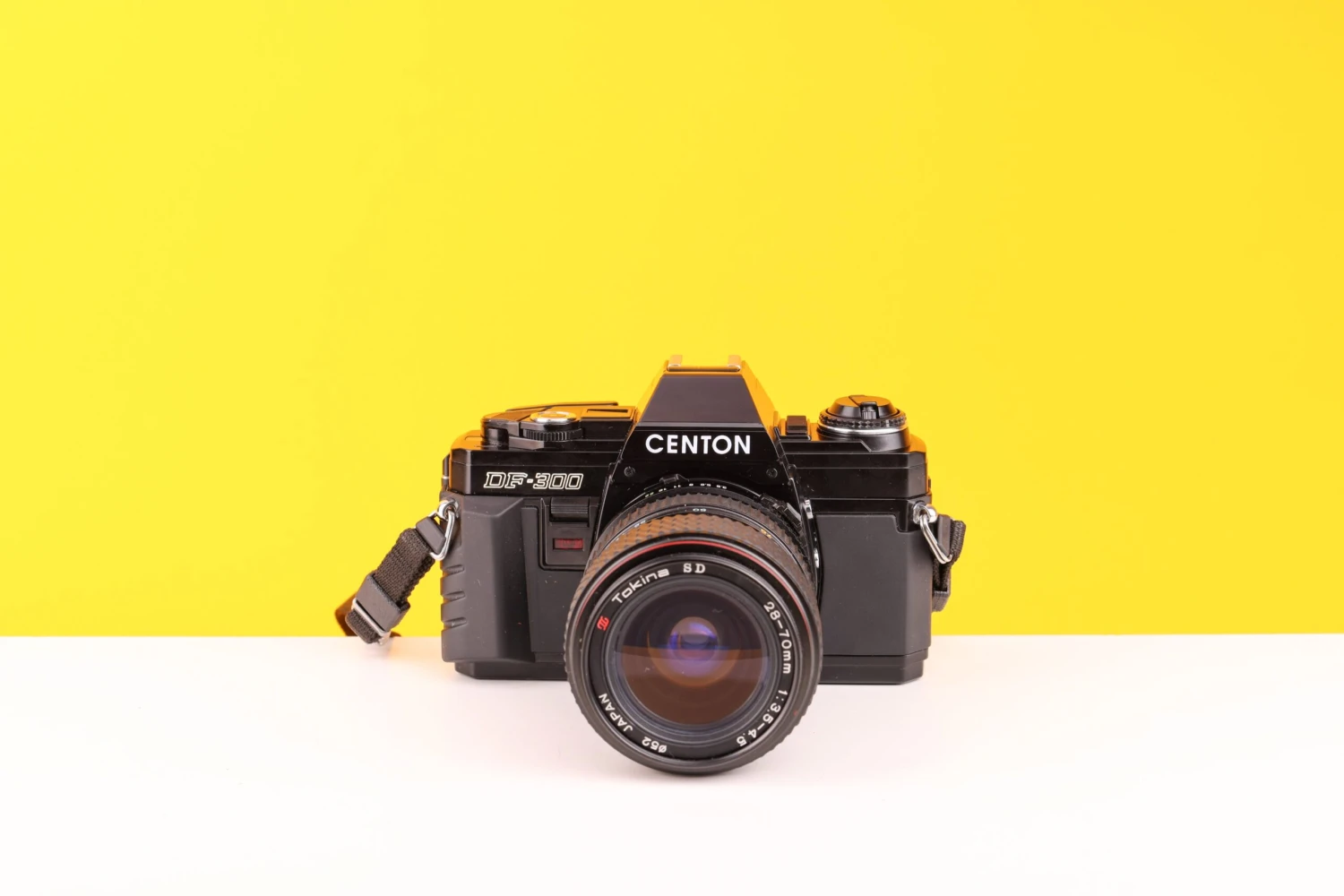 Centon DF-300 35mm SLR Film Camera With Tokina SD 28-70mm F3.5-4.5 Lens 2 Centon DF-300 35mm SLR Film Camera With Tokina SD 28-70mm F3.5-4.5 Lens - Image 2