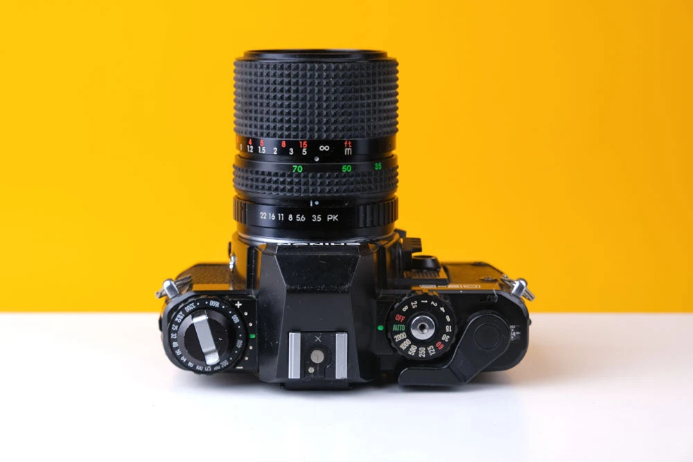 Chinon CE-5 35mm Film With F3.5-4.5 With 35-70mm Zoom Lens 2 Chinon CE-5 35mm Film With F3.5-4.5 With 35-70mm Zoom Lens - Image 2