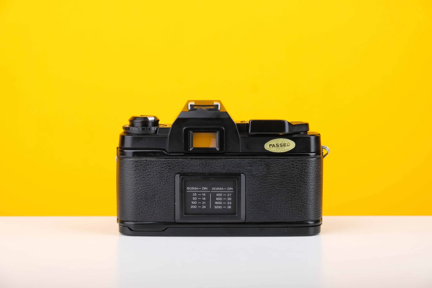 Chinon CE-5 35mm Film Camera With Bell & Howell 28mm F2.8 Lens 4 Chinon CE-5 35mm Film Camera With Bell & Howell 28mm F2.8 Lens - Image 4