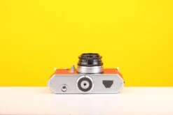 Edixa Flex 35mm SLR Film Camera In Red With Leather Case -Photo Camera Gear Store edixaflexinred 4 88557ad6 a616 4eb8 a852 61488ccbc30d