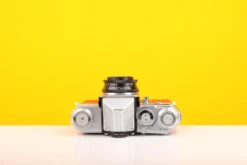 Edixa Flex 35mm SLR Film Camera In Red With Leather Case -Photo Camera Gear Store edixaflexinred 5 5204a1bc 3301 4ad9 b36d bde5cd99fdd9