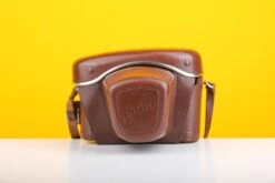 Edixa Flex 35mm SLR Film Camera In Red With Leather Case -Photo Camera Gear Store edixaflexinred 48f09d72 dd3e 4a43 8259 0cae3064700d