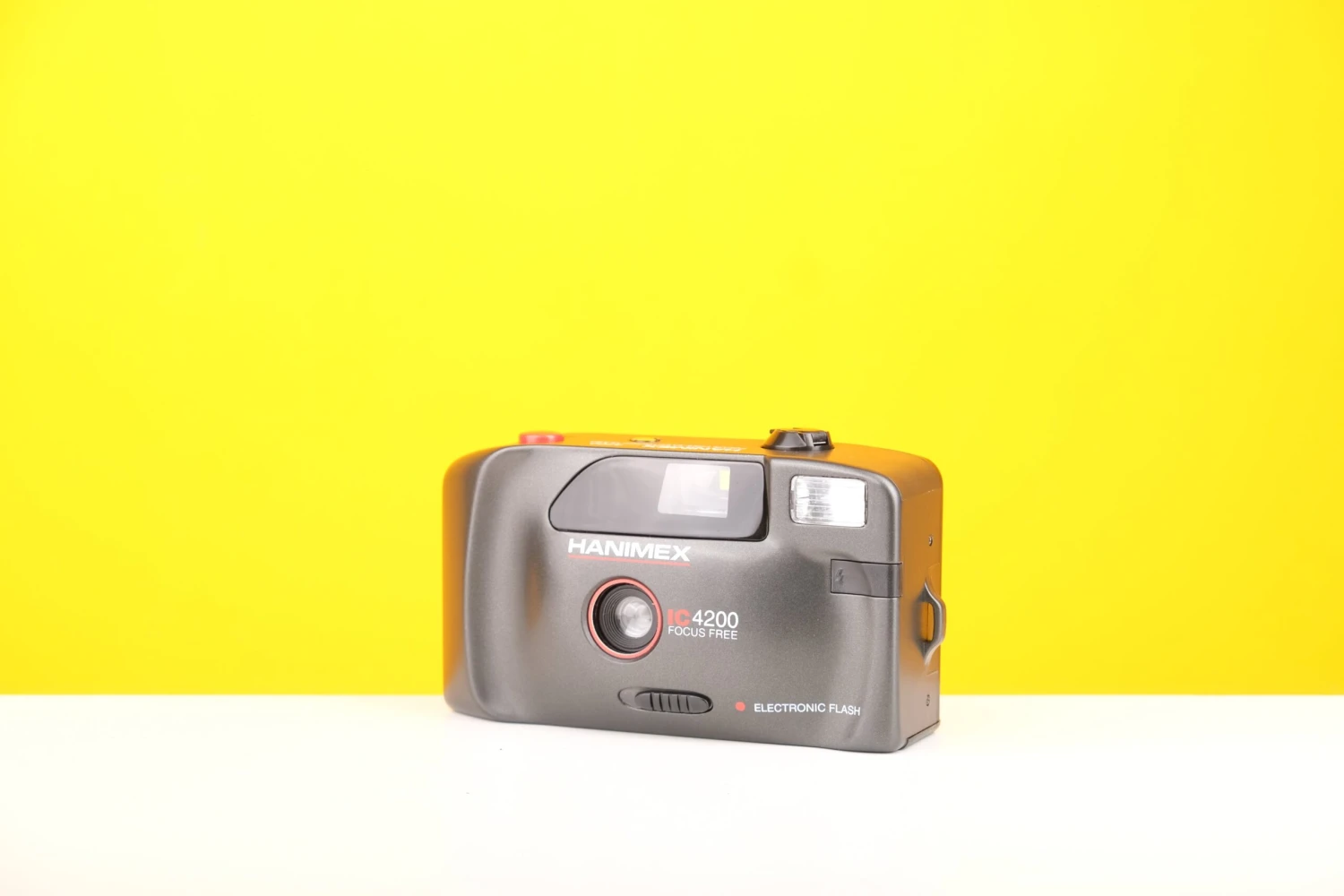 Hanimex IC4200 35mm Point And Shoot Film Camera 1 Hanimex IC4200 35mm Point And Shoot Film Camera