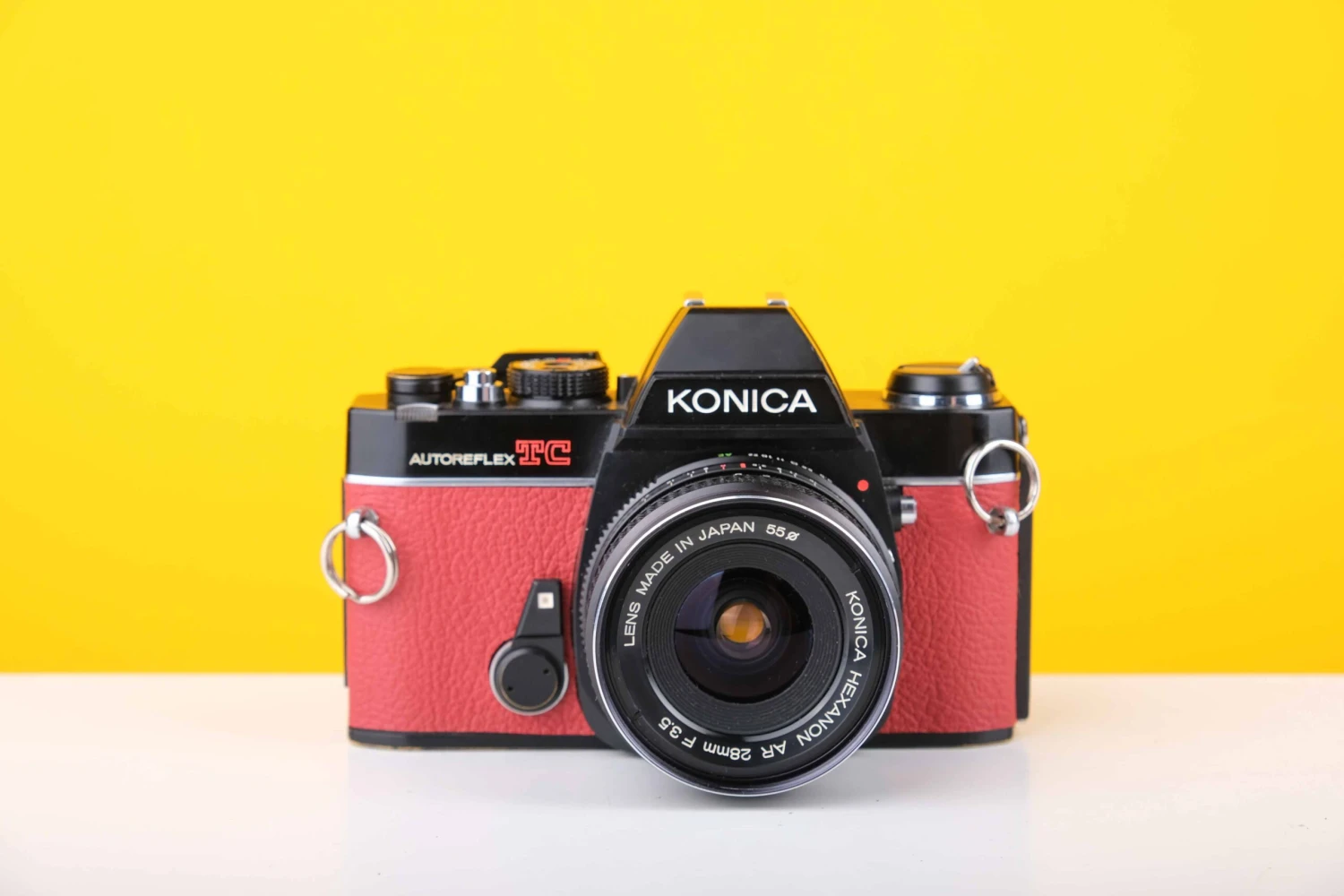 Konica Autoreflex TC 35mm SLR Film Camera With Konica Hexanon AR 28mm F3.5 Prime Lens In Red 2 Konica Autoreflex TC 35mm SLR Film Camera With Konica Hexanon AR 28mm F3.5 Prime Lens In Red - Image 2