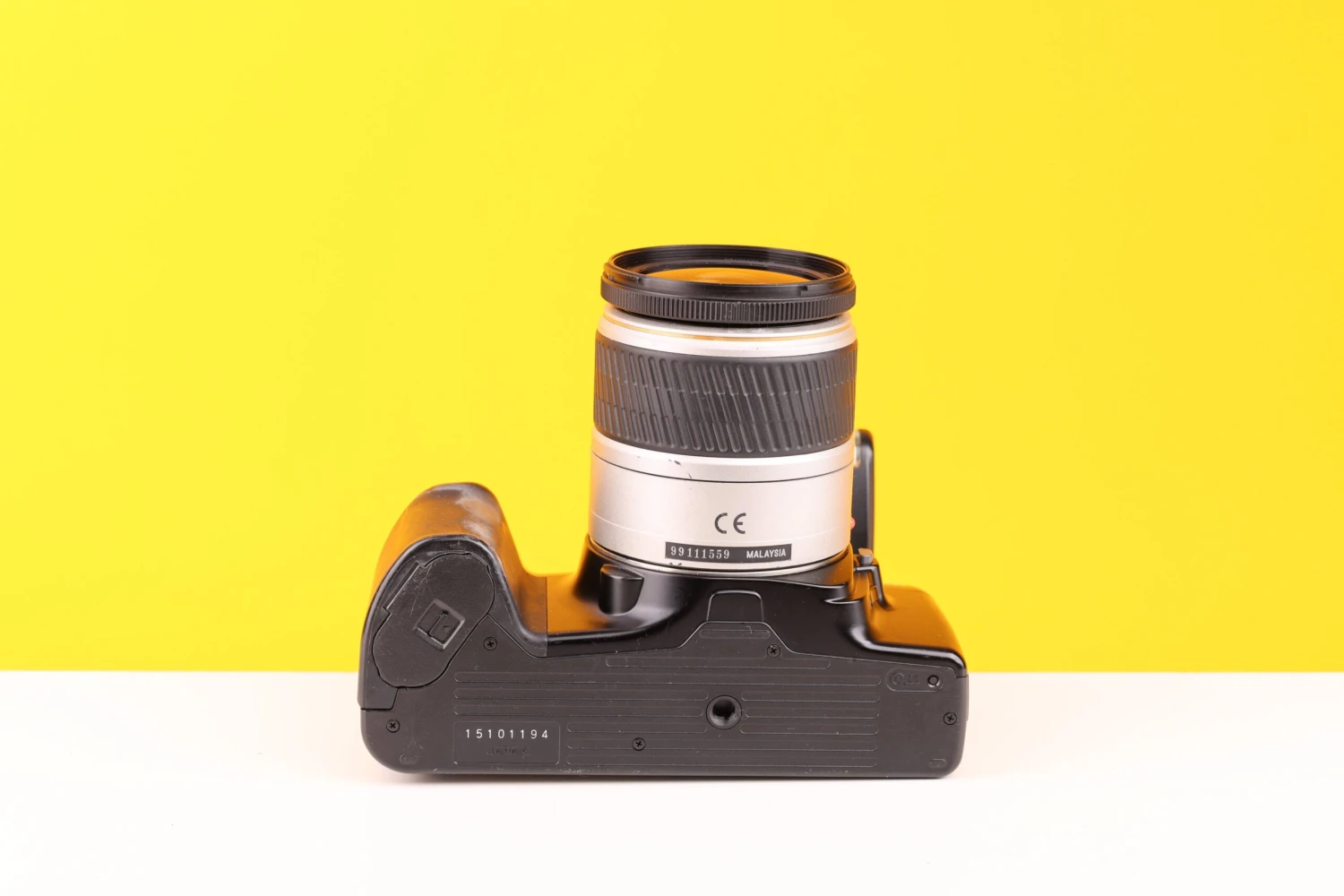 Minolta Dynax 3000i 35mm SLR Film Camera With Minolta AF Zoom 28-80mm F3.5-5.6 D Lens With Minolta Program D 314i Flash 5 Minolta Dynax 3000i 35mm SLR Film Camera With Minolta AF Zoom 28-80mm F3.5-5.6 D Lens With Minolta Program D 314i Flash - Image 5