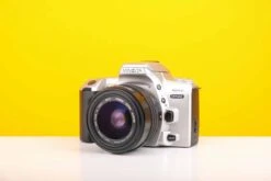 Minolta Dynax 404si 35mm SLR Film Camera With Sigma Zoom Master 35-70mm F3.5-4.5 Lens