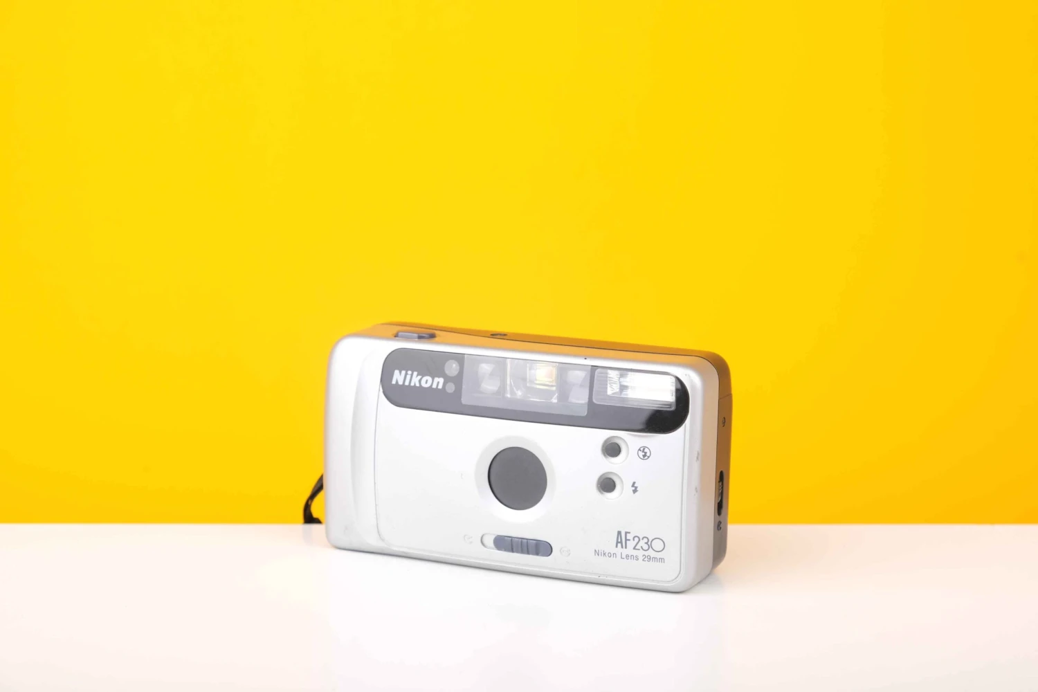 Nikon AF230 35mm Point And Shoot Film Camera 1 Nikon AF230 35mm Point And Shoot Film Camera