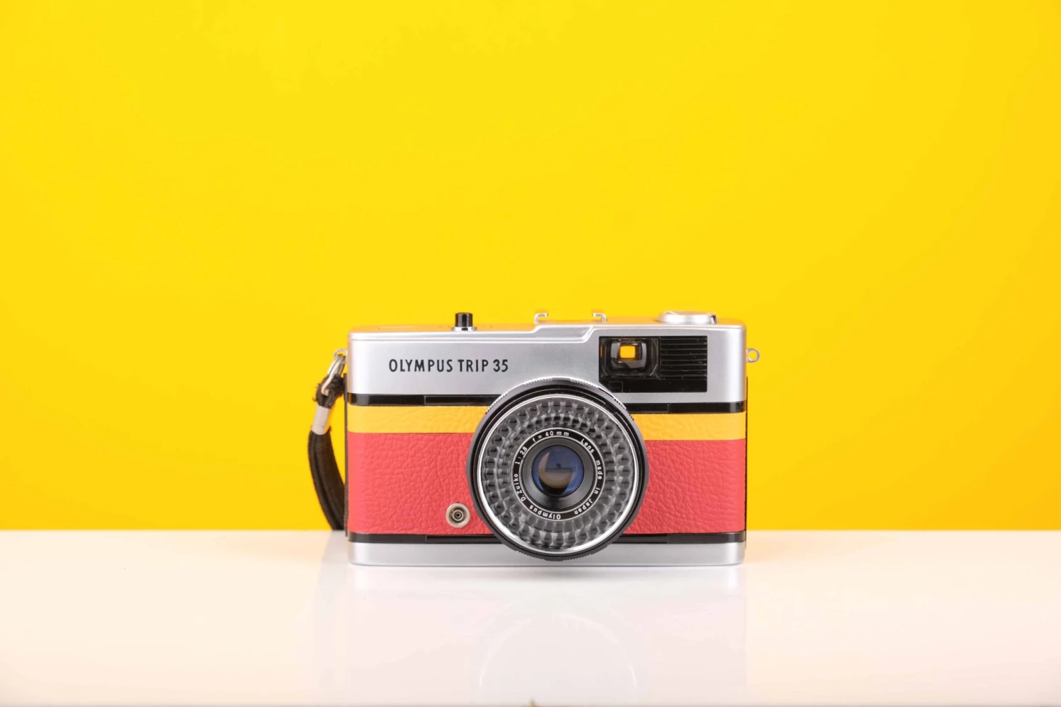 Olympus Trip 35 Vintage 35mm Film Camera In Red And Yellow Leather Skin 2 Olympus Trip 35 Vintage 35mm Film Camera In Red And Yellow Leather Skin - Image 2