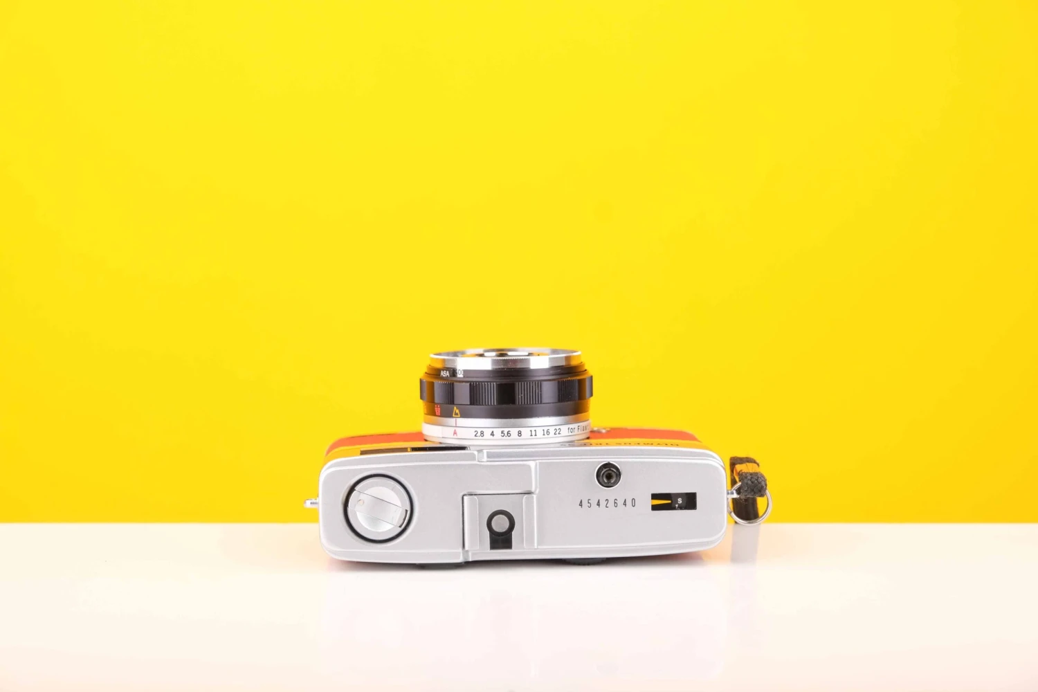 Olympus Trip 35 Vintage 35mm Film Camera In Red And Yellow Leather Skin 3 Olympus Trip 35 Vintage 35mm Film Camera In Red And Yellow Leather Skin - Image 3