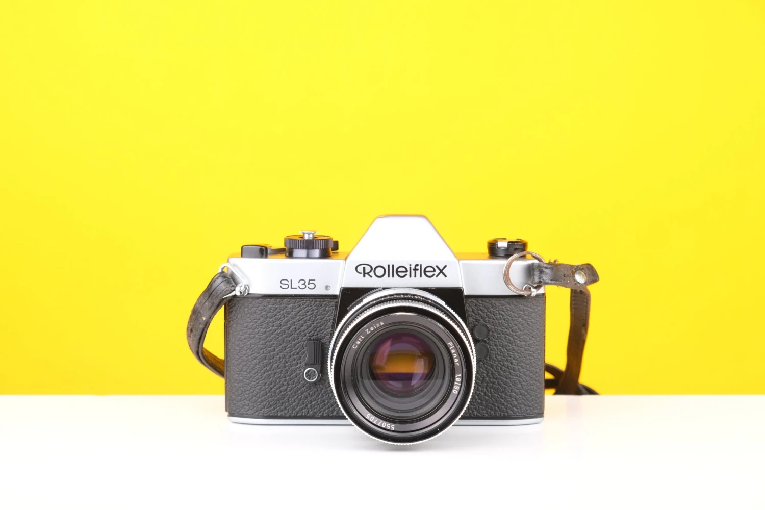 Rolleiflex SL35 35mm Film Camera With Carl Zeiss Planar 50mm F1.8 Lens With Leather Case 2 Rolleiflex SL35 35mm Film Camera With Carl Zeiss Planar 50mm F1.8 Lens With Leather Case - Image 2