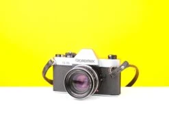 Rolleiflex SL35 35mm Film Camera With Carl Zeiss Planar 50mm F1.8 Lens With Leather Case