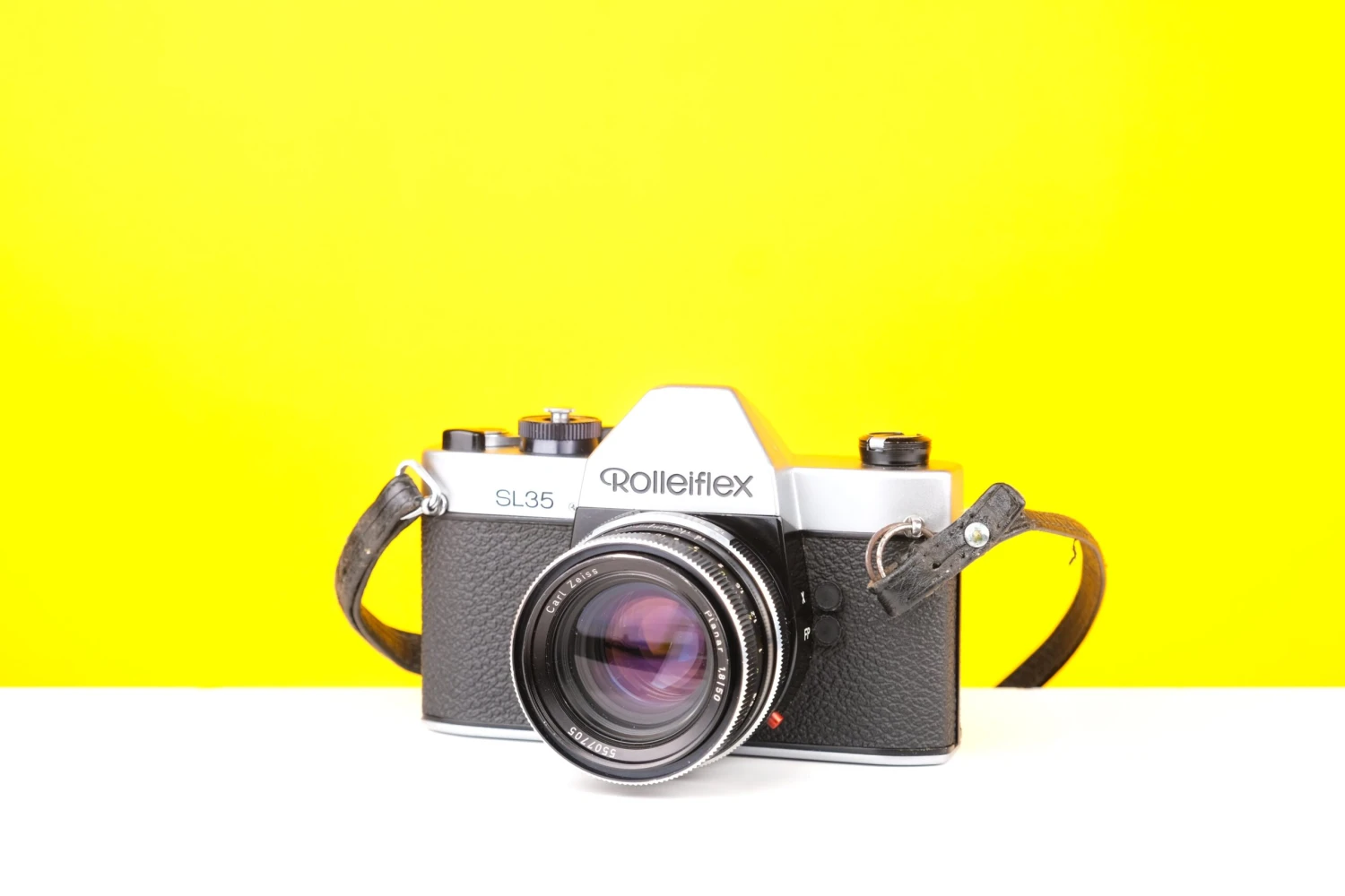 Rolleiflex SL35 35mm Film Camera With Carl Zeiss Planar 50mm F1.8 Lens With Leather Case 1 Rolleiflex SL35 35mm Film Camera With Carl Zeiss Planar 50mm F1.8 Lens With Leather Case