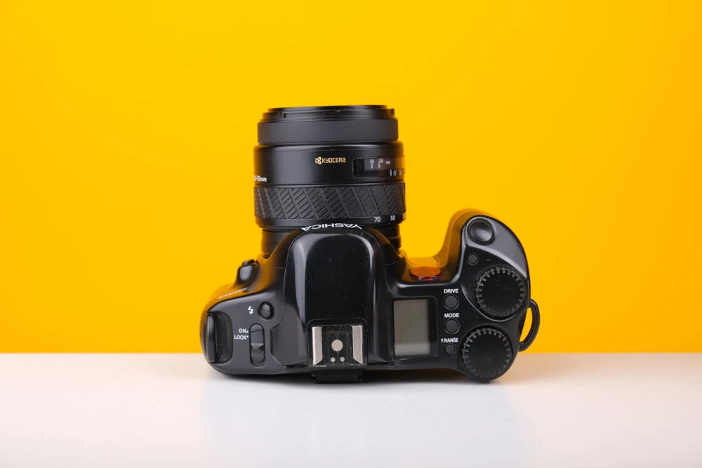 Yashica 300 Auto Focus 35mm Film Camera With 28 - 70mm F/3.5 - 4.5 Lens 2 Yashica 300 Auto Focus 35mm Film Camera With 28 - 70mm F/3.5 - 4.5 Lens - Image 2